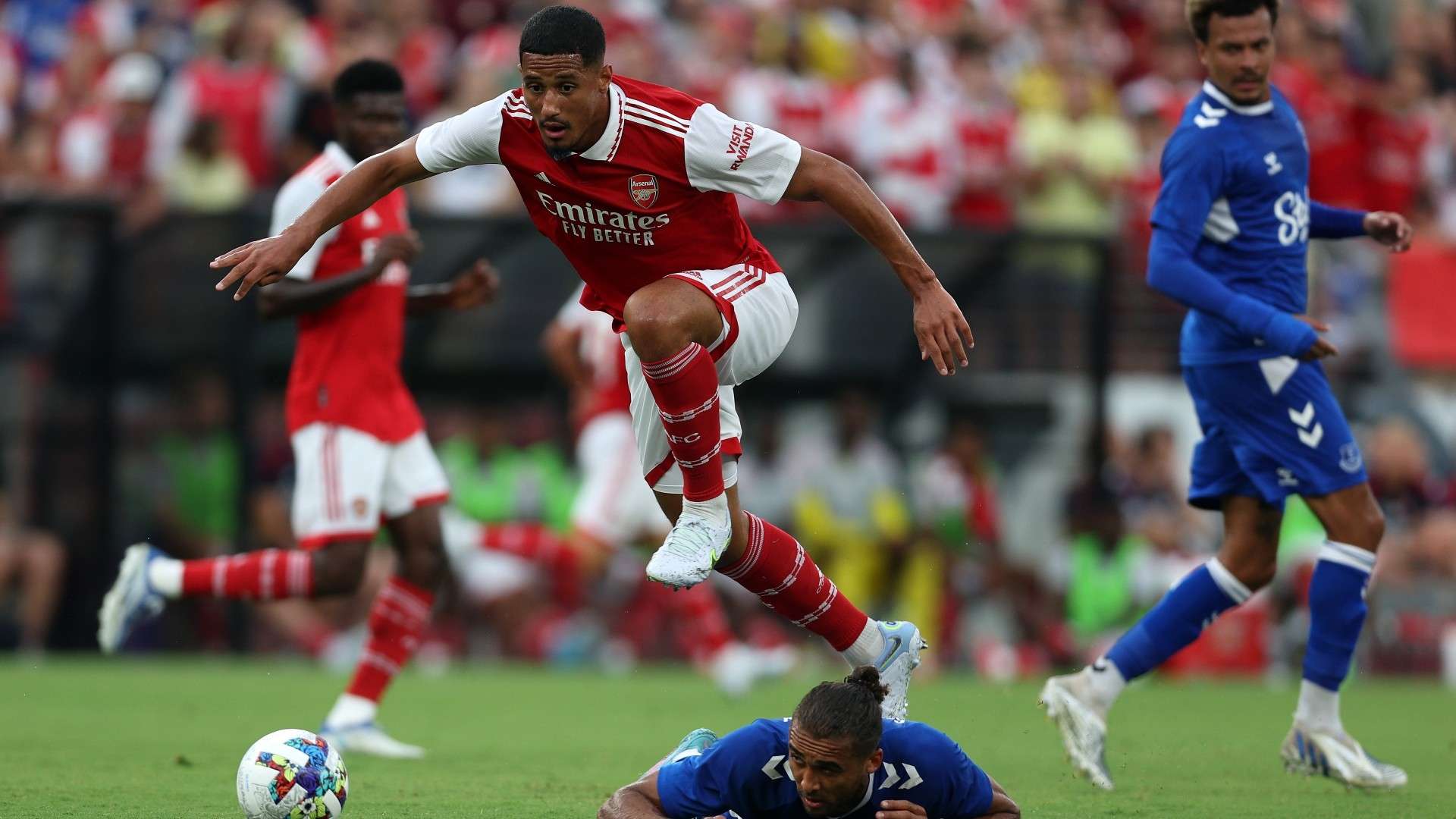 且各自均具 且各自均具